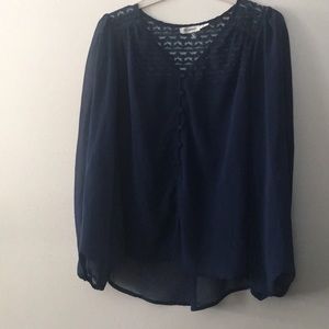 Size small navy top